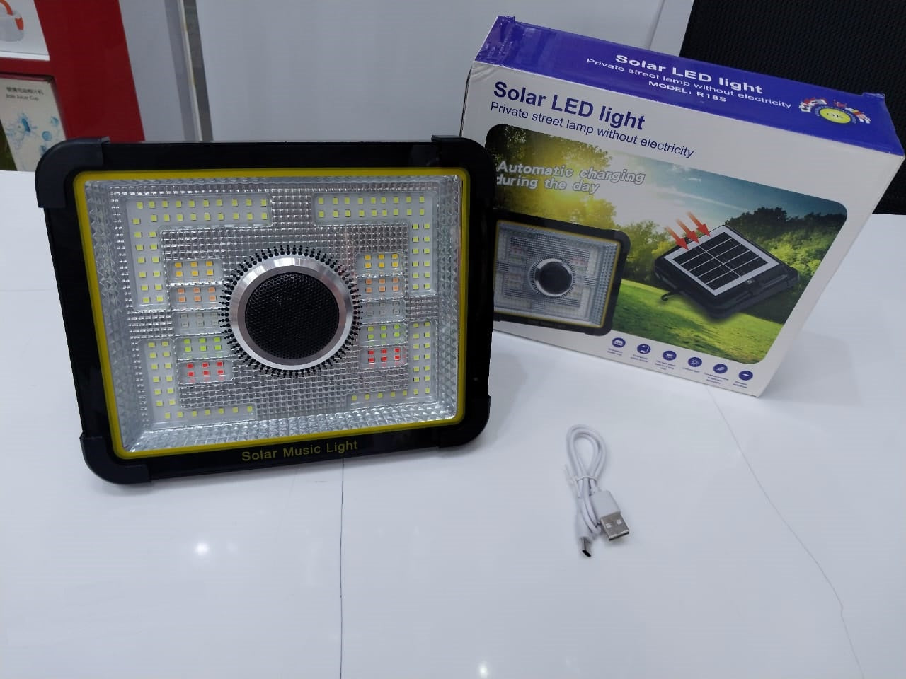 R-185 Solar LED Light | Eco-Friendly Outdoor Lighting Solution | Private Street Lamp
